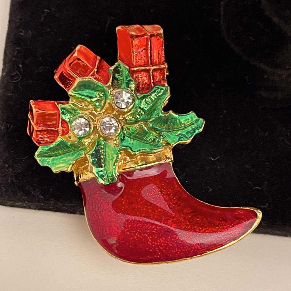 Vintage Heavy Red Enamel Christmas Holiday Winter Gifting Festive Pin / Brooch